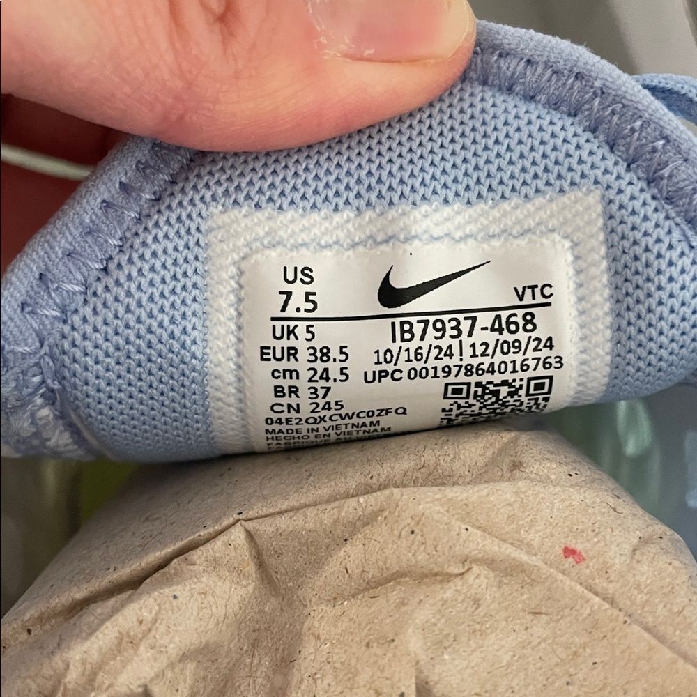Nike Air Max 270 Aluminum/Metallic Silver US Women 7.5/UK 5/EU 38.5(IB7937-468) - Picture 11 of 12